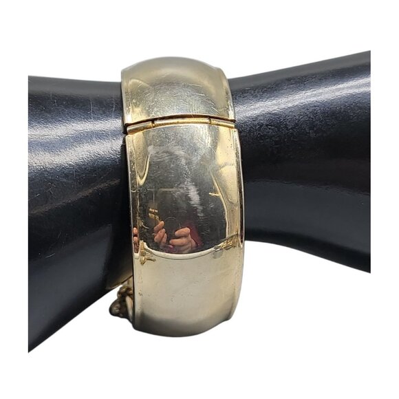 Coro Pegasus Wide Bangle Bracelet W/Safety Chain Gold Tone Vintage Sz 7 .92" - Picture 3 of 14